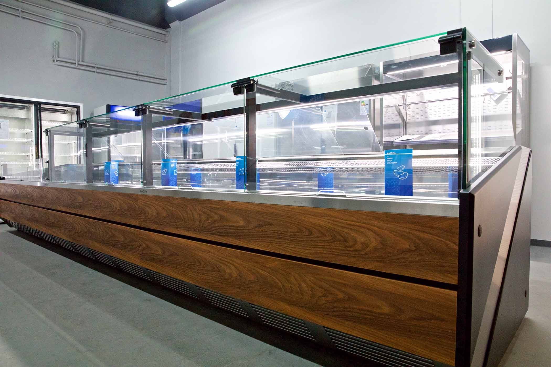 Zdcięcie ciągu lad chłodniczych na produkty spozywcze