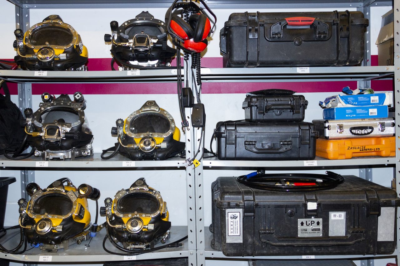 Materiały niezbędne do nurkowania na p&oacute;łkach