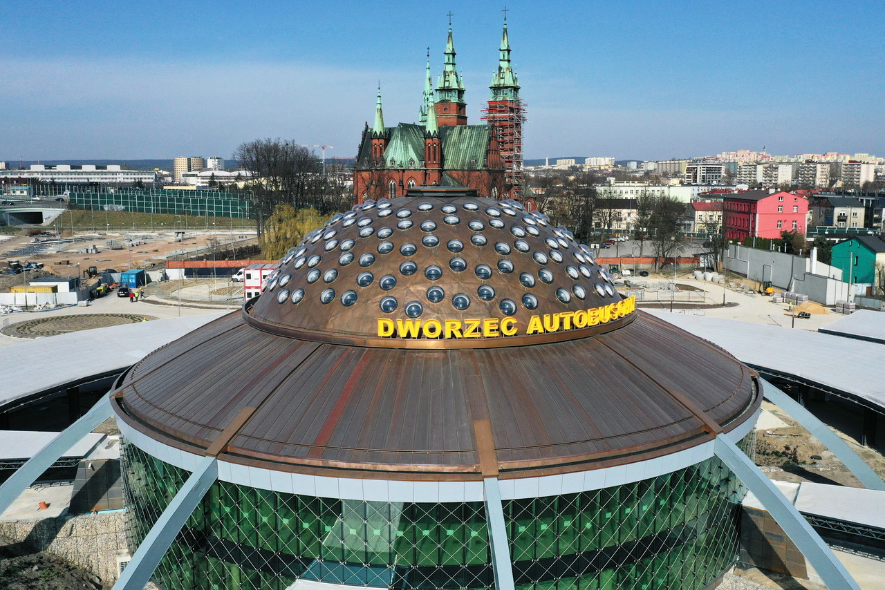Kopuła dworca autobusowego z lotu ptaka
