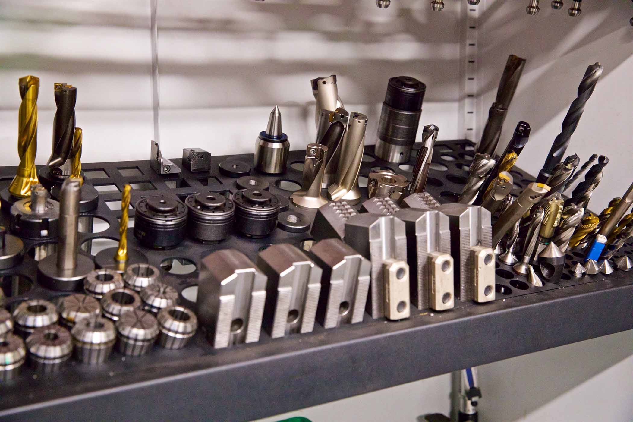 Zestaw śrub i wkręt&oacute;w