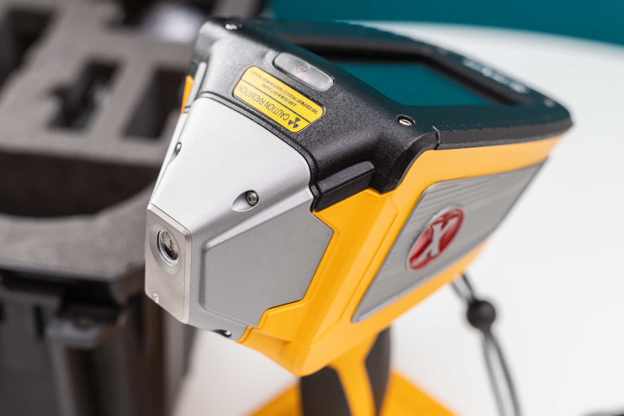 Ż&oacute;łte urządzenie