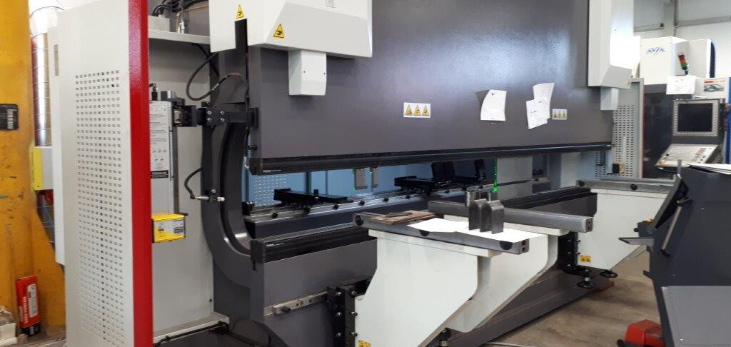 Zdjęcie prasy krawędziowej w fimie ZM Jabłonski